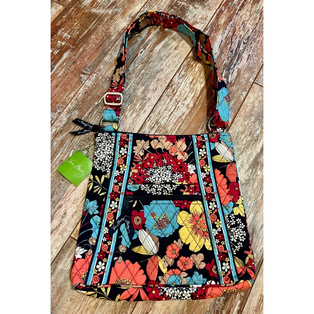 NWT Vera Bradley Hipster Happy Snails Crossbody Shoulder Bag Retired Quilted